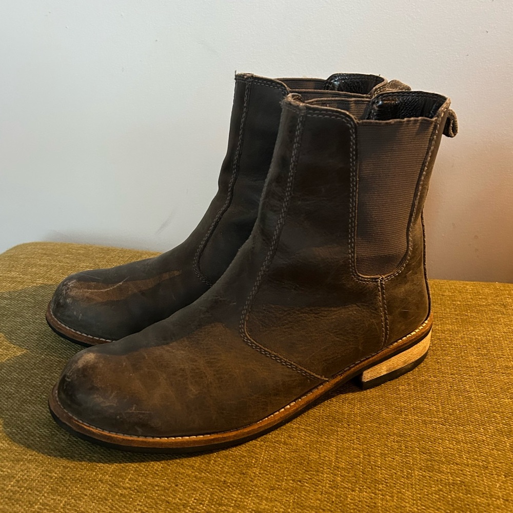 Kodiak women’s boot, olive/gray color (Size 8.5)